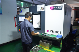 數控滾齒機